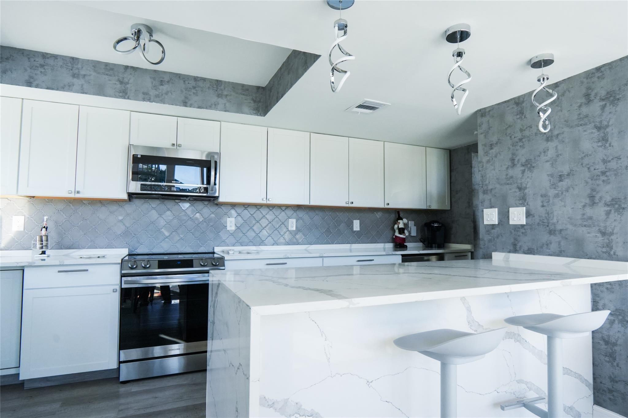 600 N Victoria Ter Fort Lauderdale, FL 33304