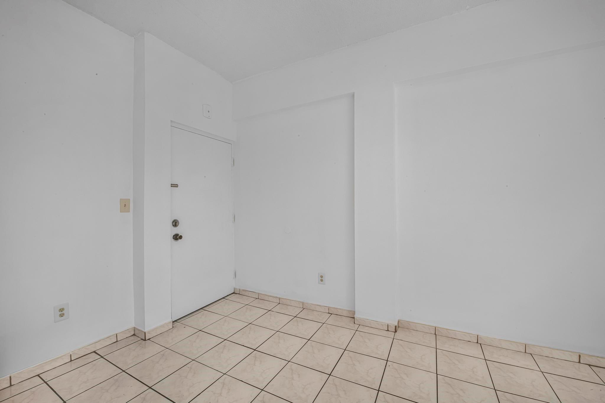 1960 Marseille Dr Miami Beach, FL 33141