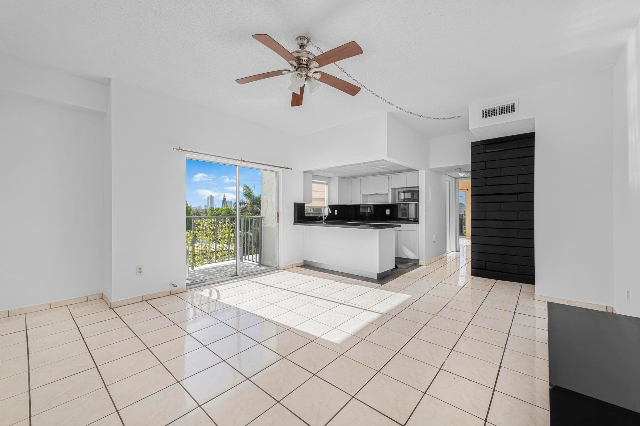 1960 Marseille Dr Miami Beach, FL 33141