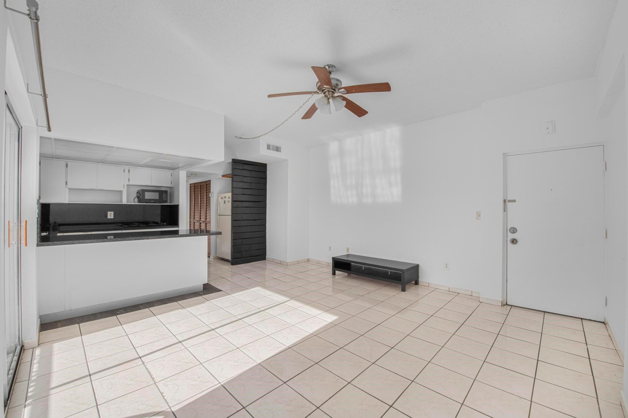 1960 Marseille Dr Miami Beach, FL 33141