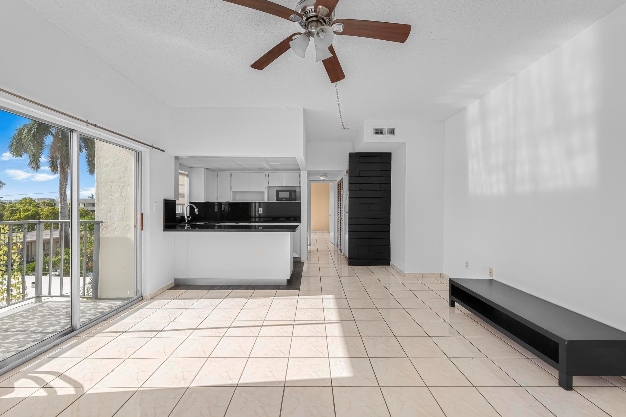 1960 Marseille Dr Miami Beach, FL 33141