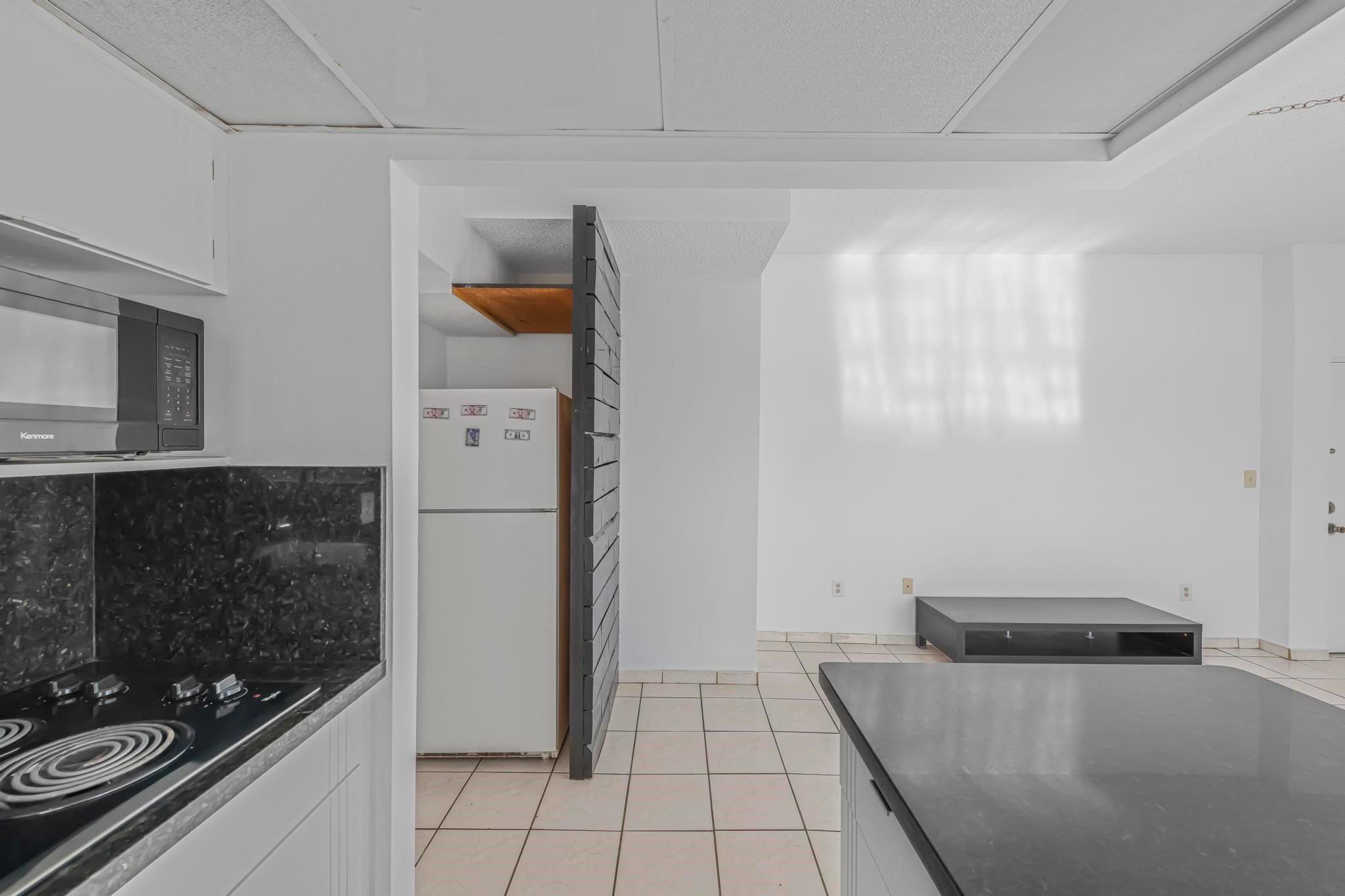 1960 Marseille Dr Miami Beach, FL 33141