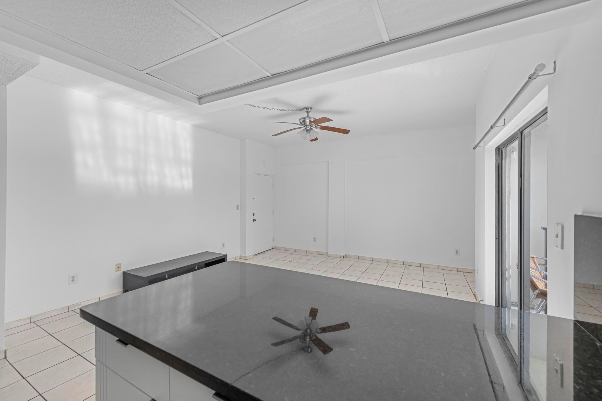 1960 Marseille Dr Miami Beach, FL 33141