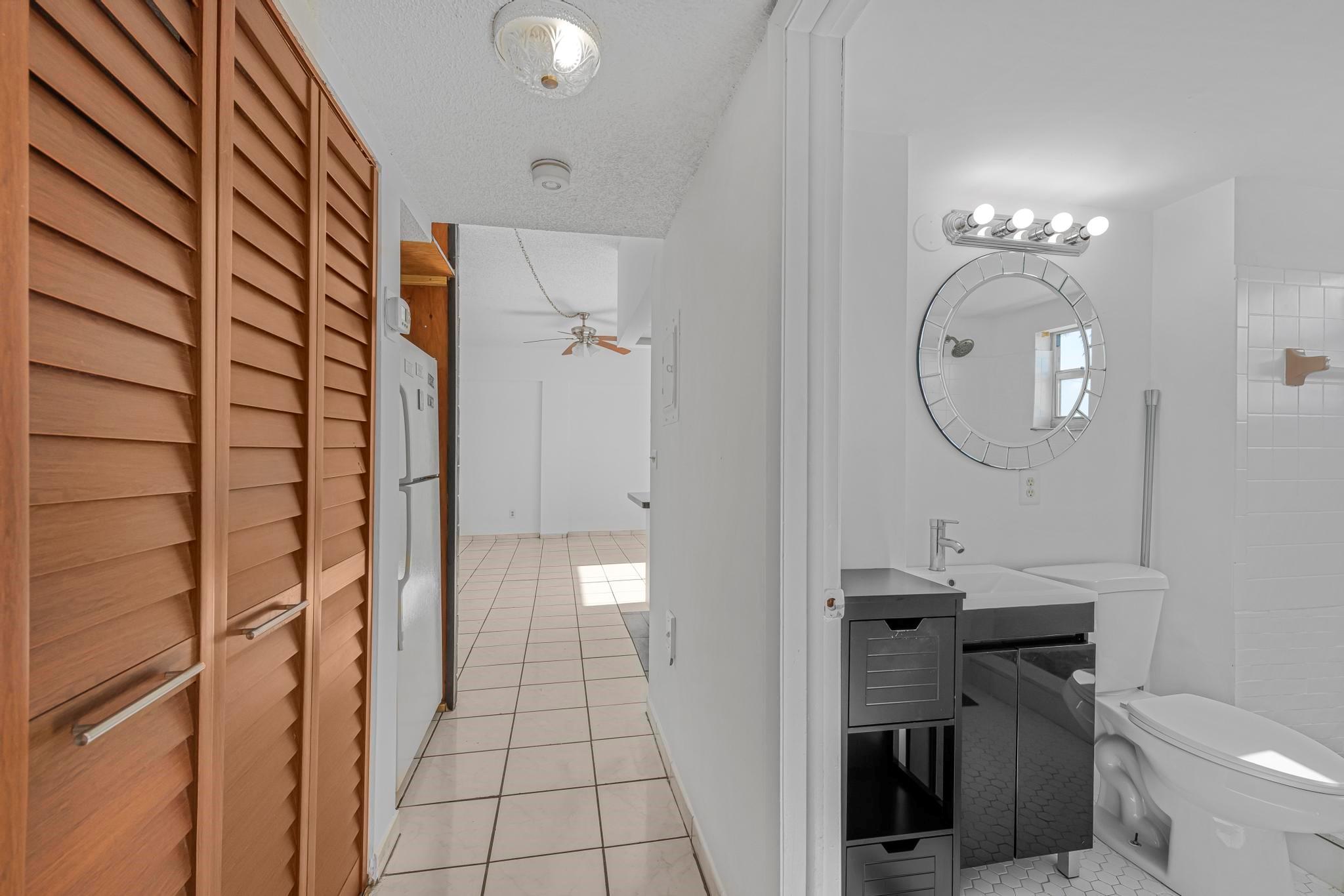 1960 Marseille Dr Miami Beach, FL 33141