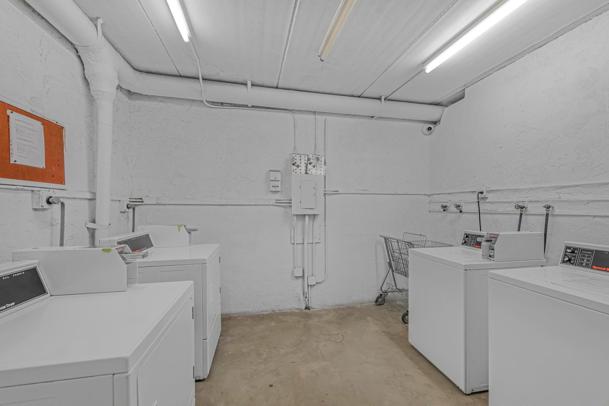 1960 Marseille Dr Miami Beach, FL 33141