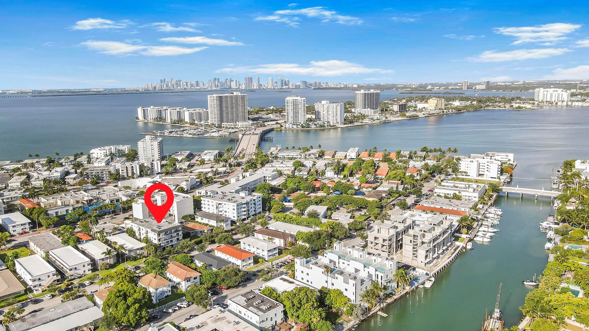 1960 Marseille Dr Miami Beach, FL 33141