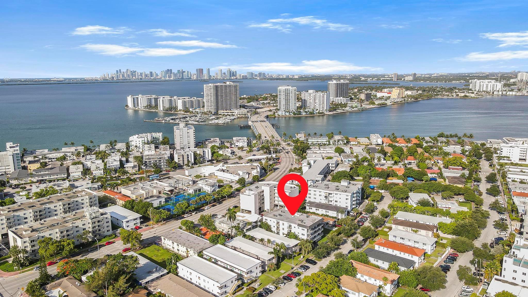 1960 Marseille Dr Miami Beach, FL 33141