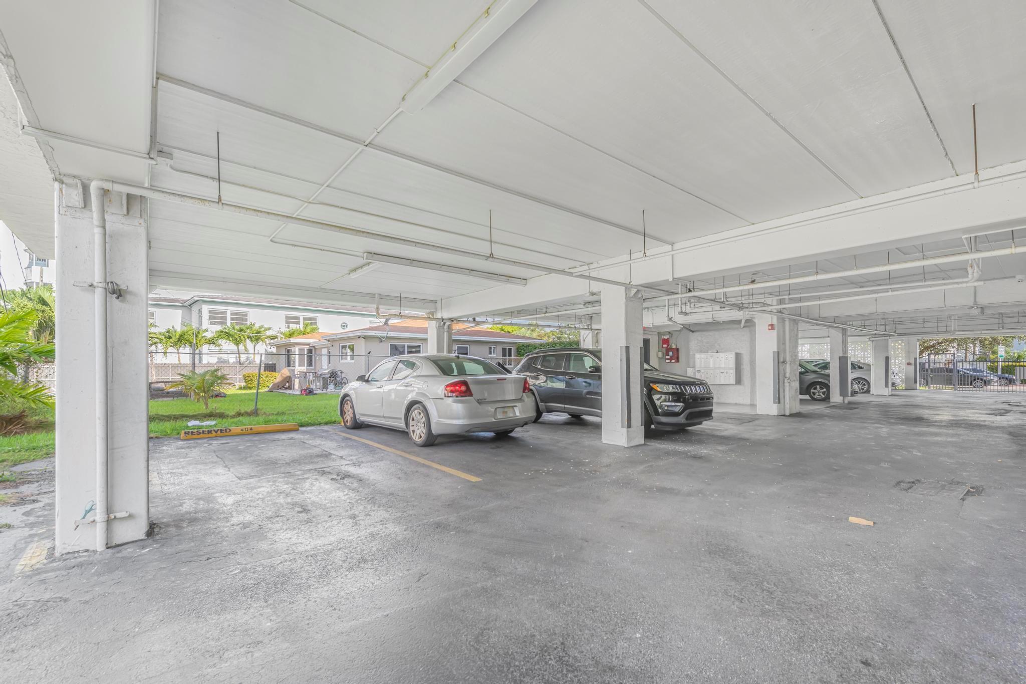 1960 Marseille Dr Miami Beach, FL 33141