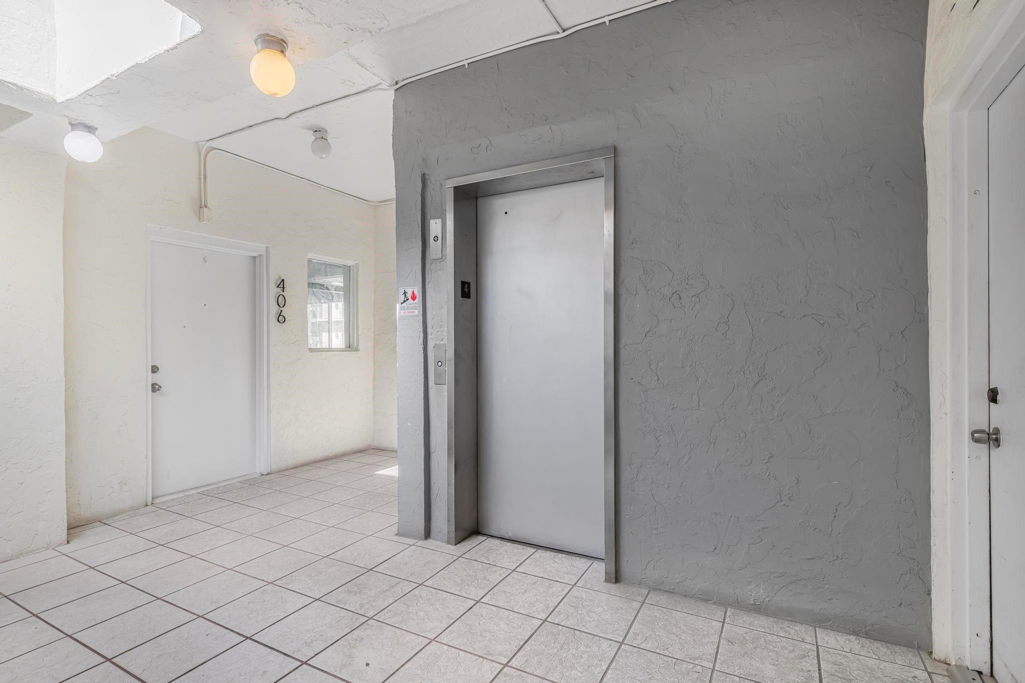 1960 Marseille Dr Miami Beach, FL 33141