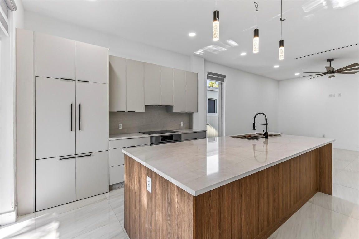 1408 NE 5th #1408A Fort Lauderdale, FL 33301