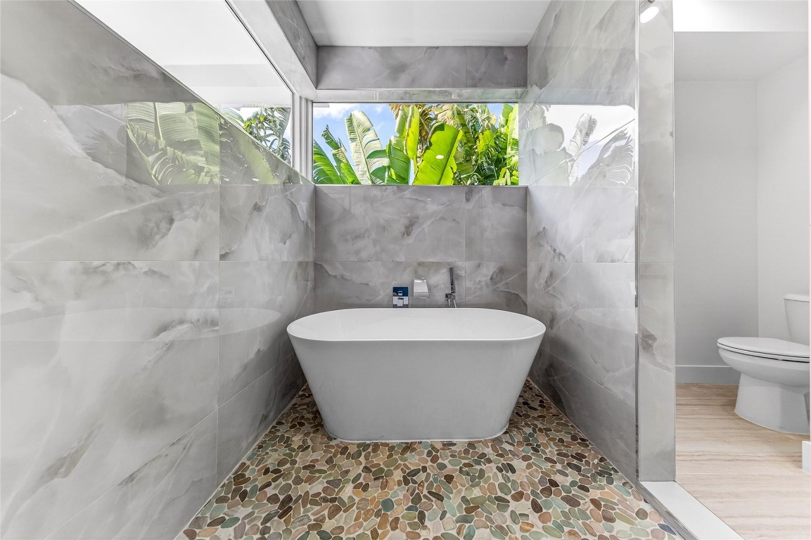 1408 NE 5th #1408A Fort Lauderdale, FL 33301