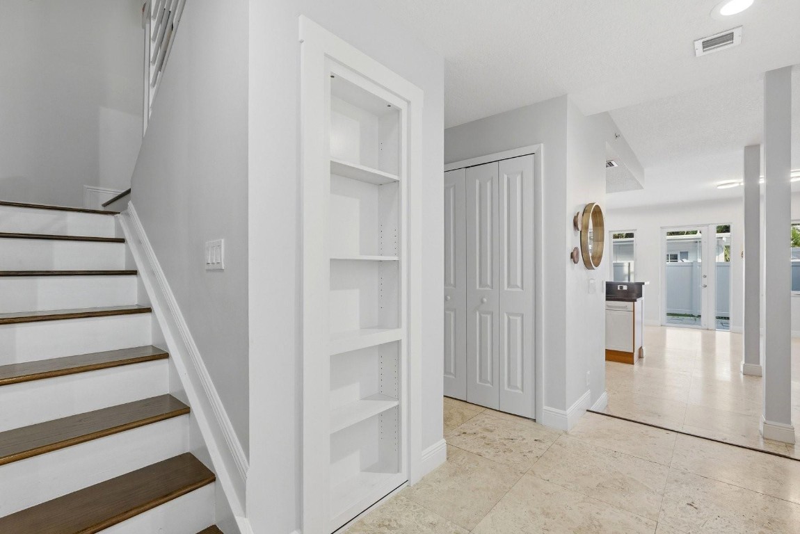 302 NE 8th Fort Lauderdale, FL 33301