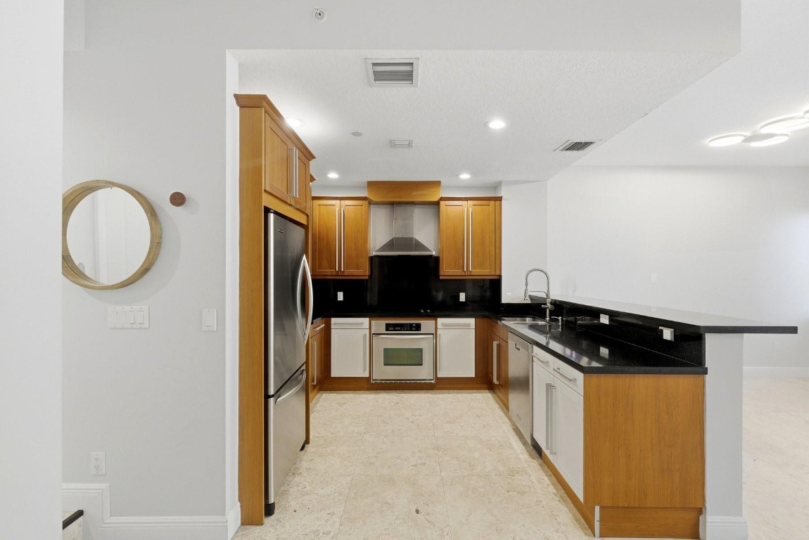 302 NE 8th Fort Lauderdale, FL 33301