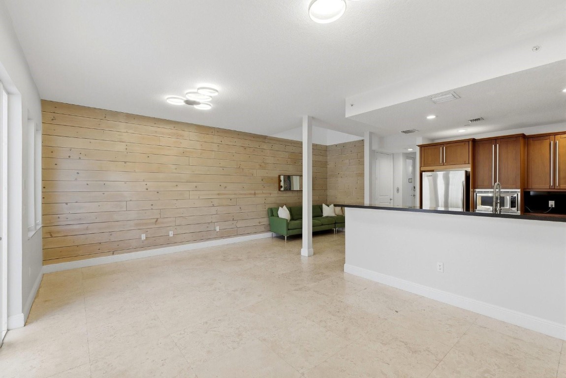 302 NE 8th Fort Lauderdale, FL 33301