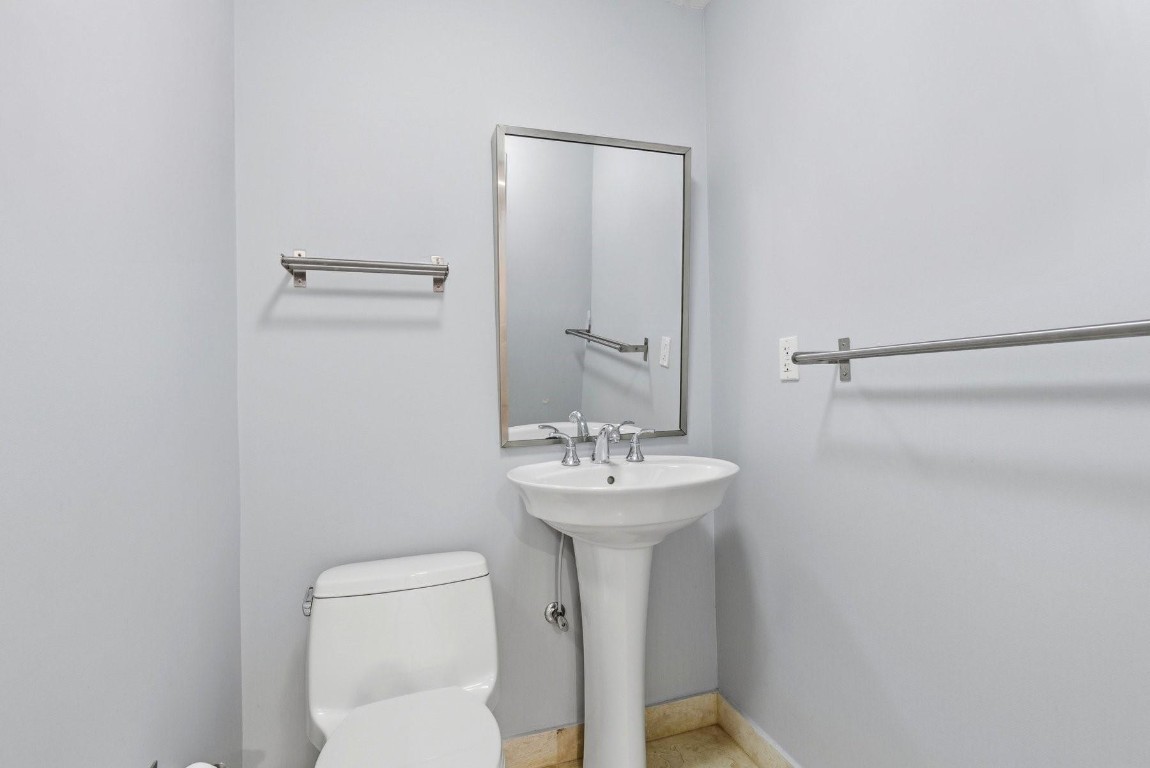 302 NE 8th Fort Lauderdale, FL 33301