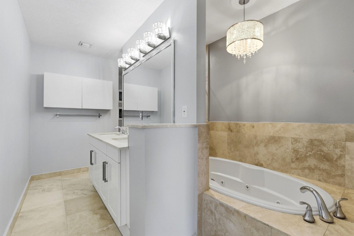 302 NE 8th Fort Lauderdale, FL 33301