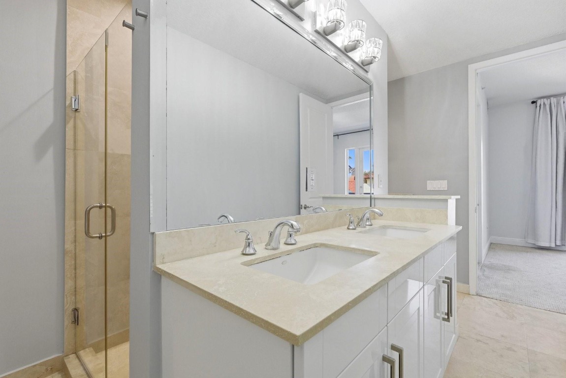 302 NE 8th Fort Lauderdale, FL 33301