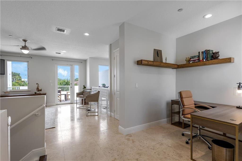 302 NE 8th Fort Lauderdale, FL 33301