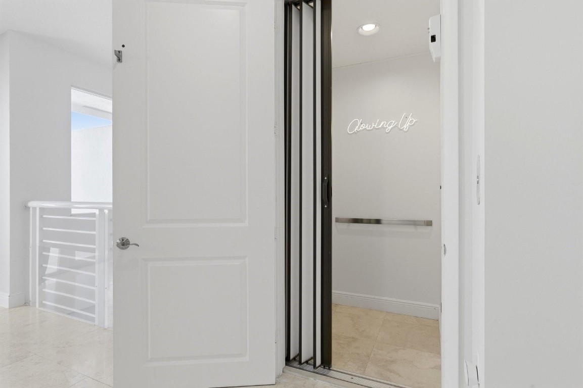 302 NE 8th Fort Lauderdale, FL 33301