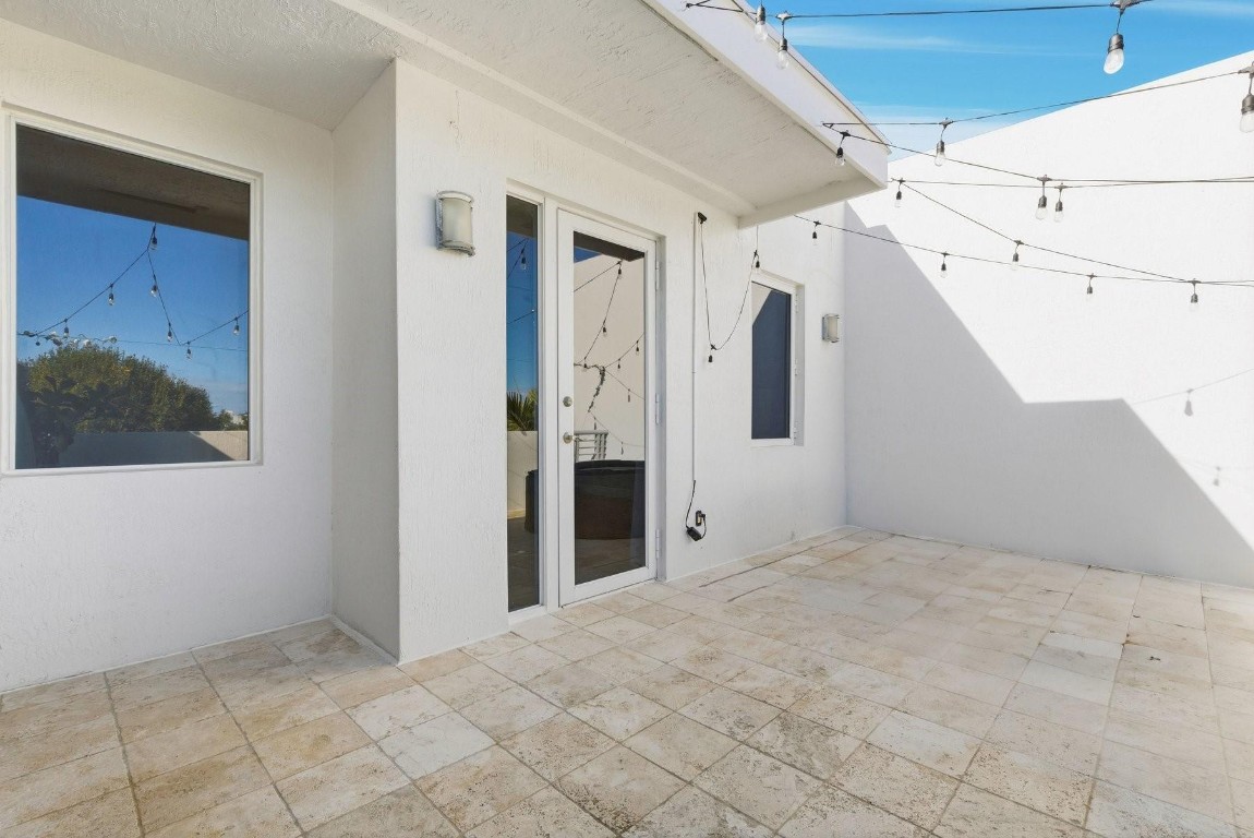 302 NE 8th Fort Lauderdale, FL 33301