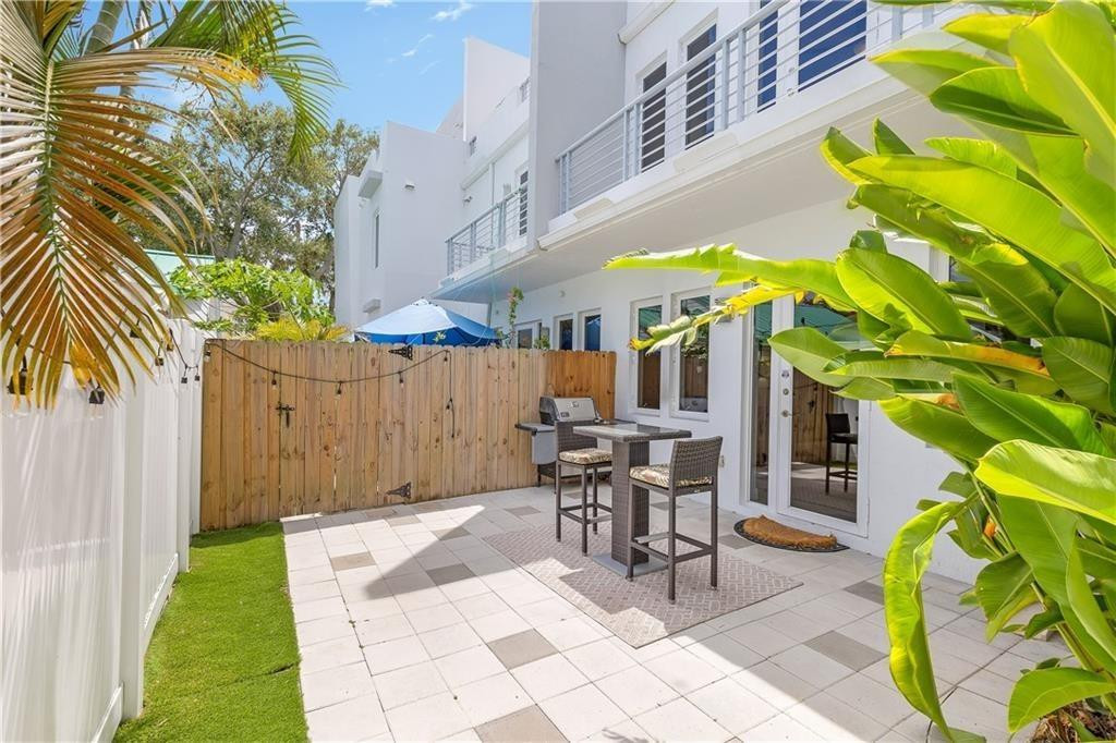 302 NE 8th Fort Lauderdale, FL 33301