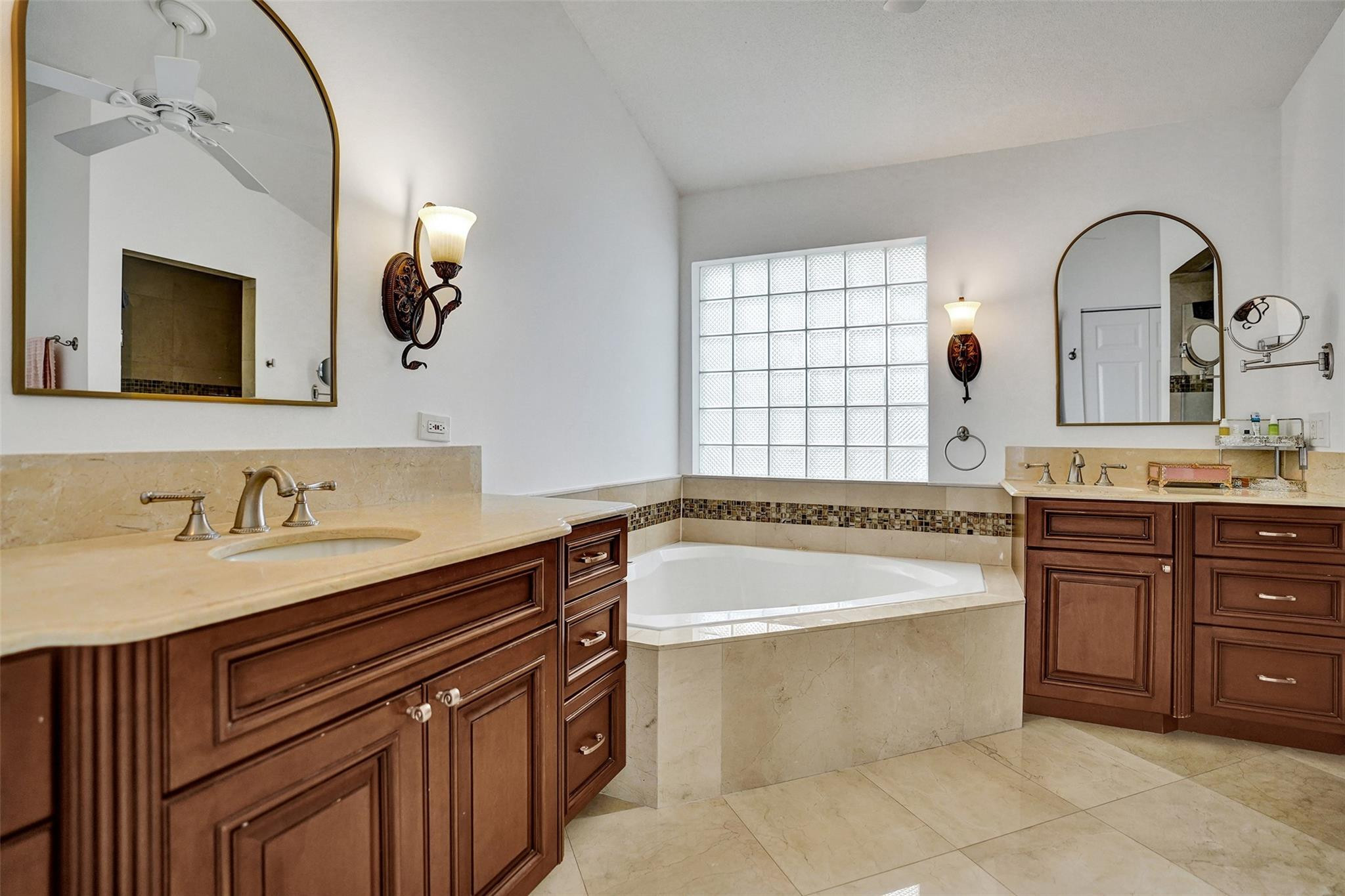 3671 Mykonos Boca Raton, FL 33487