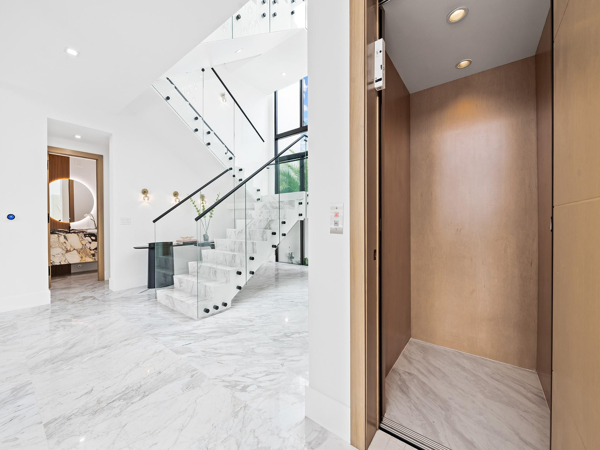 111 Fiesta Fort Lauderdale, FL 33301