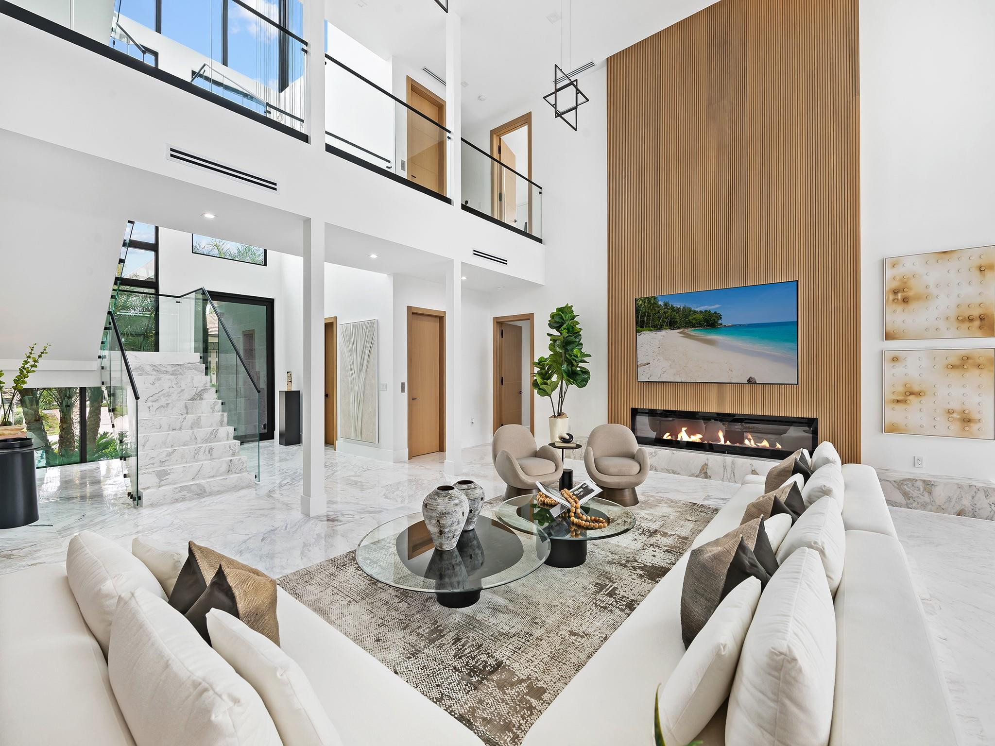 111 Fiesta Fort Lauderdale, FL 33301