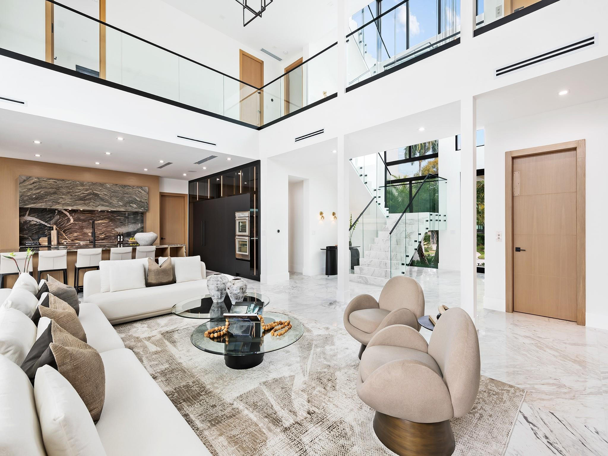 111 Fiesta Fort Lauderdale, FL 33301