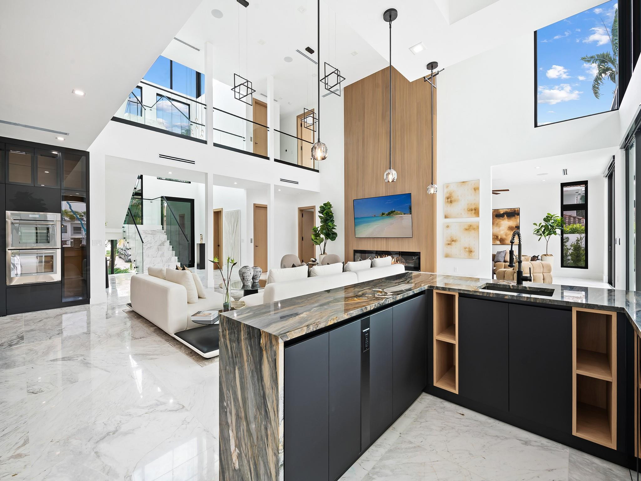 111 Fiesta Fort Lauderdale, FL 33301