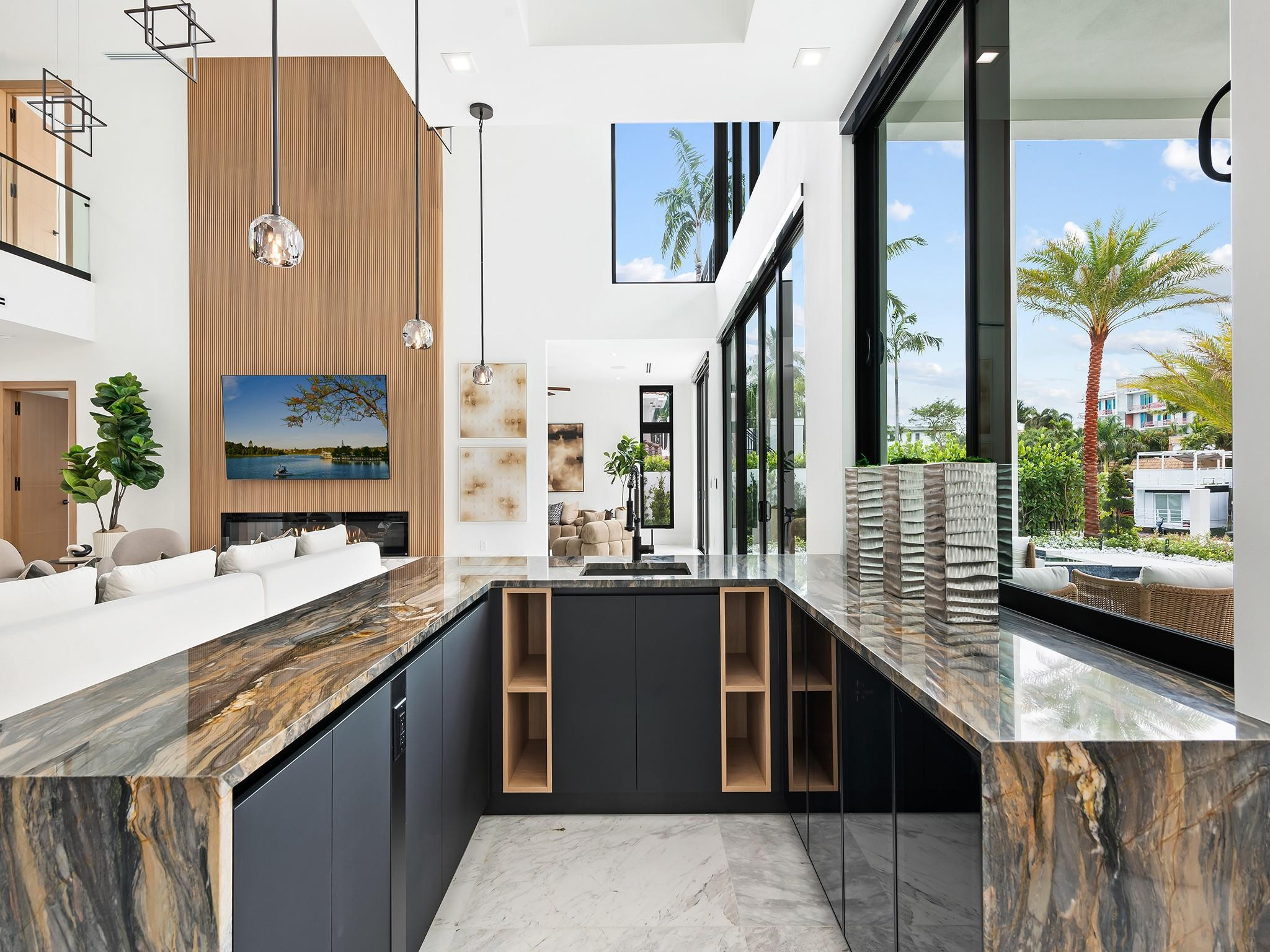 111 Fiesta Fort Lauderdale, FL 33301