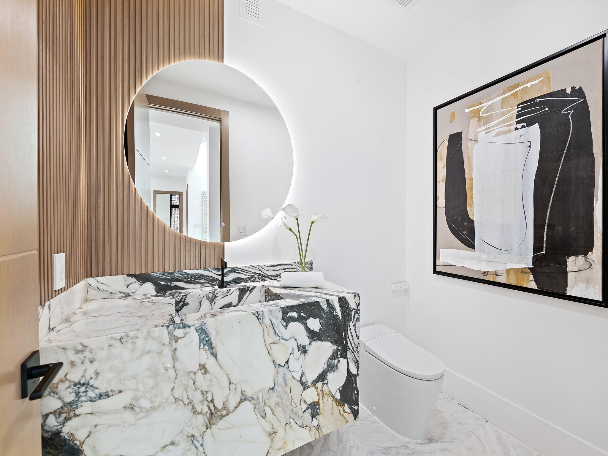 111 Fiesta Fort Lauderdale, FL 33301