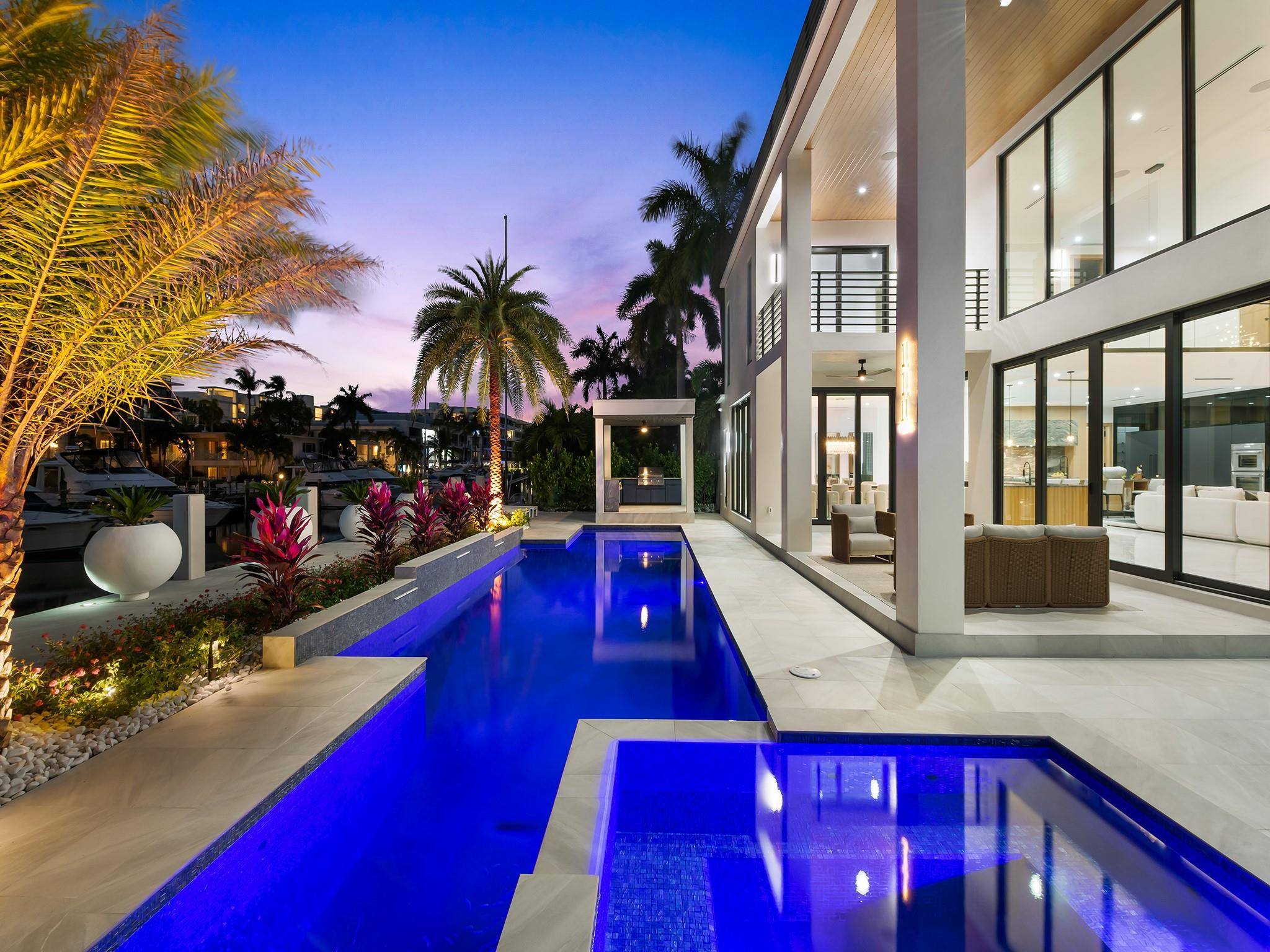 111 Fiesta Fort Lauderdale, FL 33301