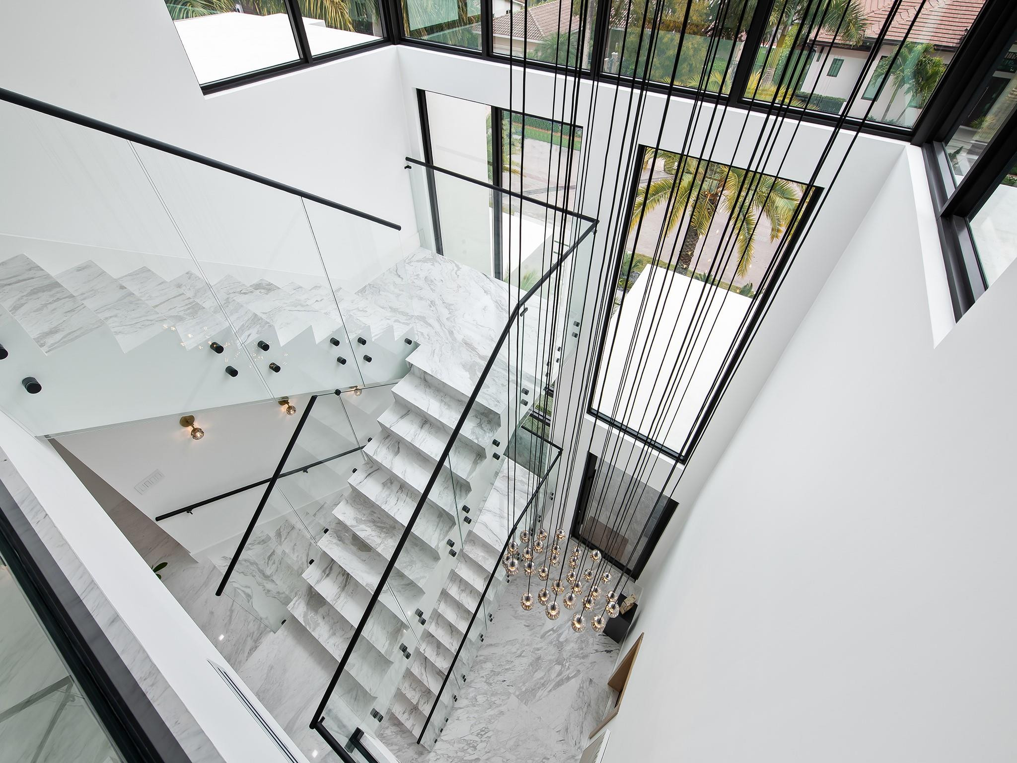 111 Fiesta Fort Lauderdale, FL 33301