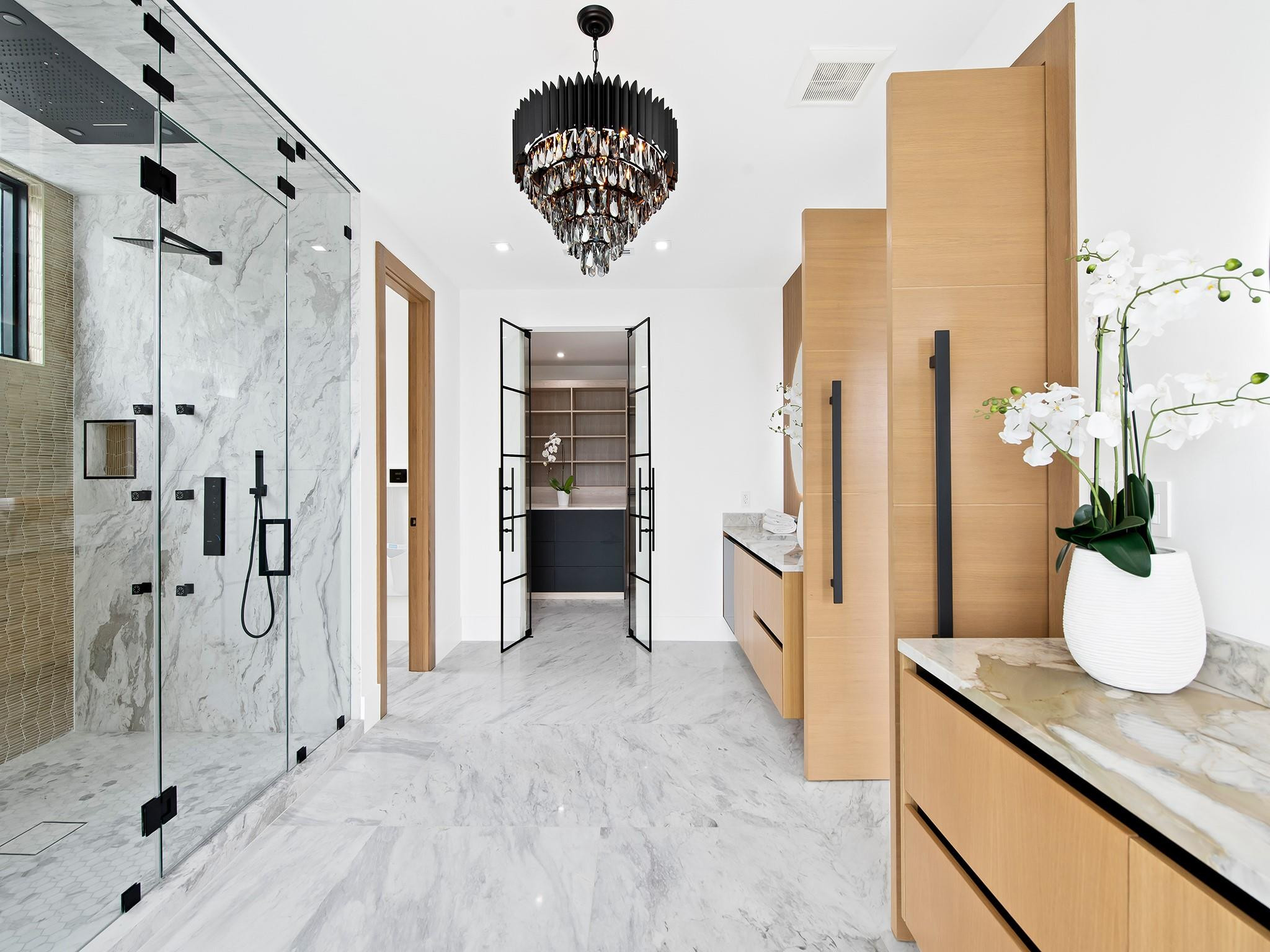 111 Fiesta Fort Lauderdale, FL 33301