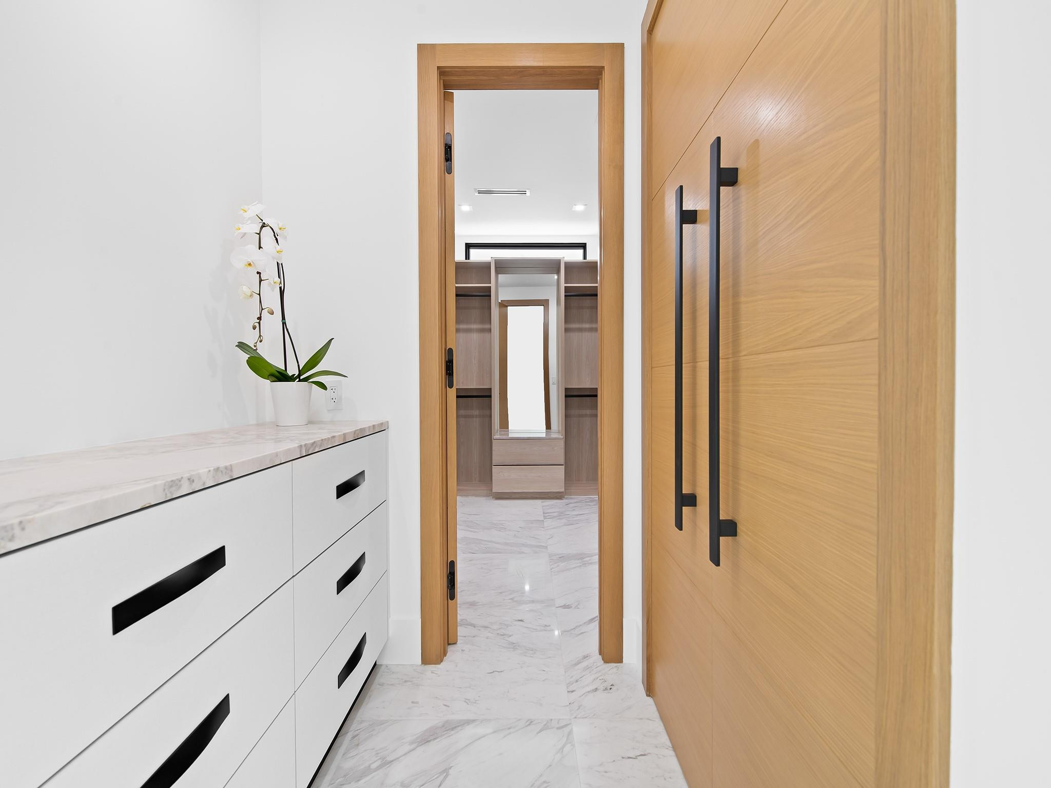 111 Fiesta Fort Lauderdale, FL 33301