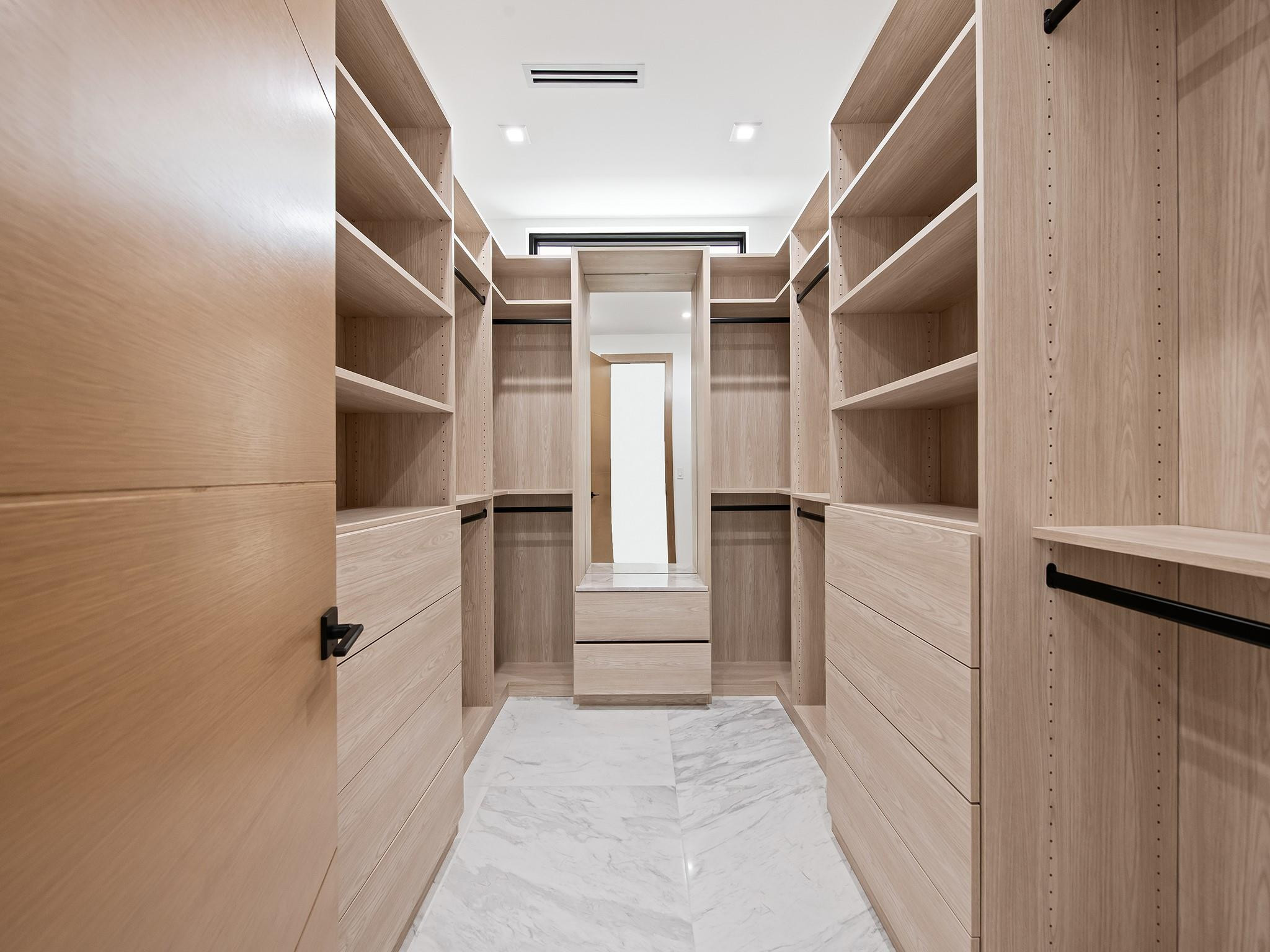 111 Fiesta Fort Lauderdale, FL 33301