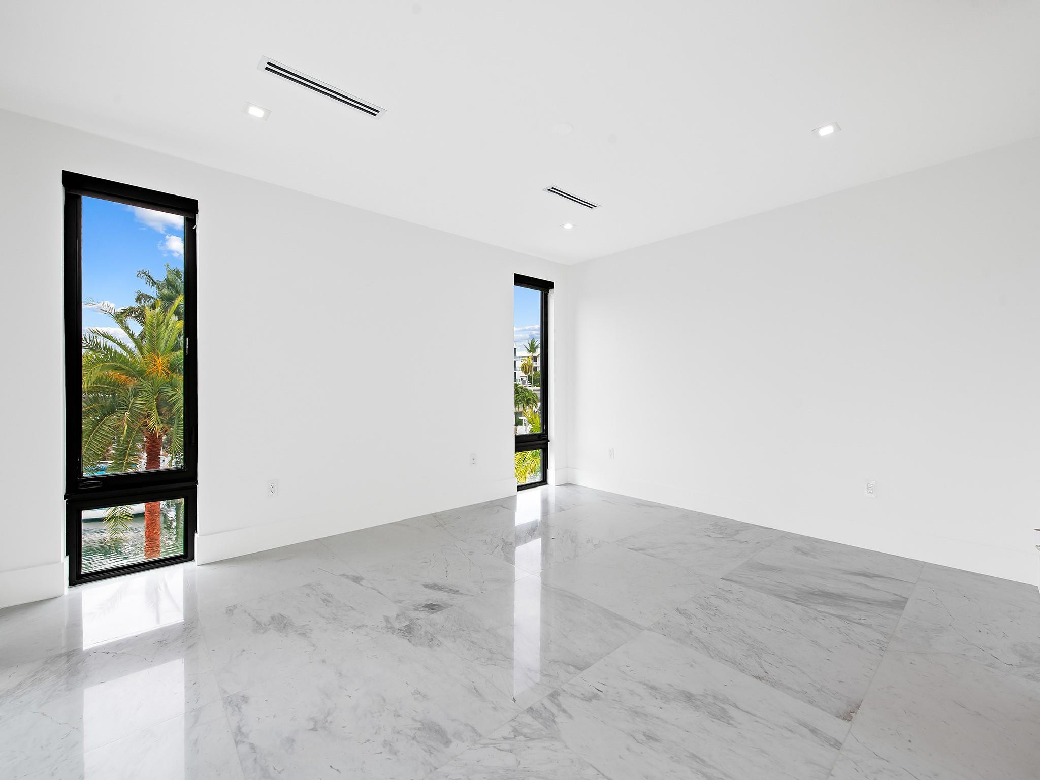 111 Fiesta Fort Lauderdale, FL 33301