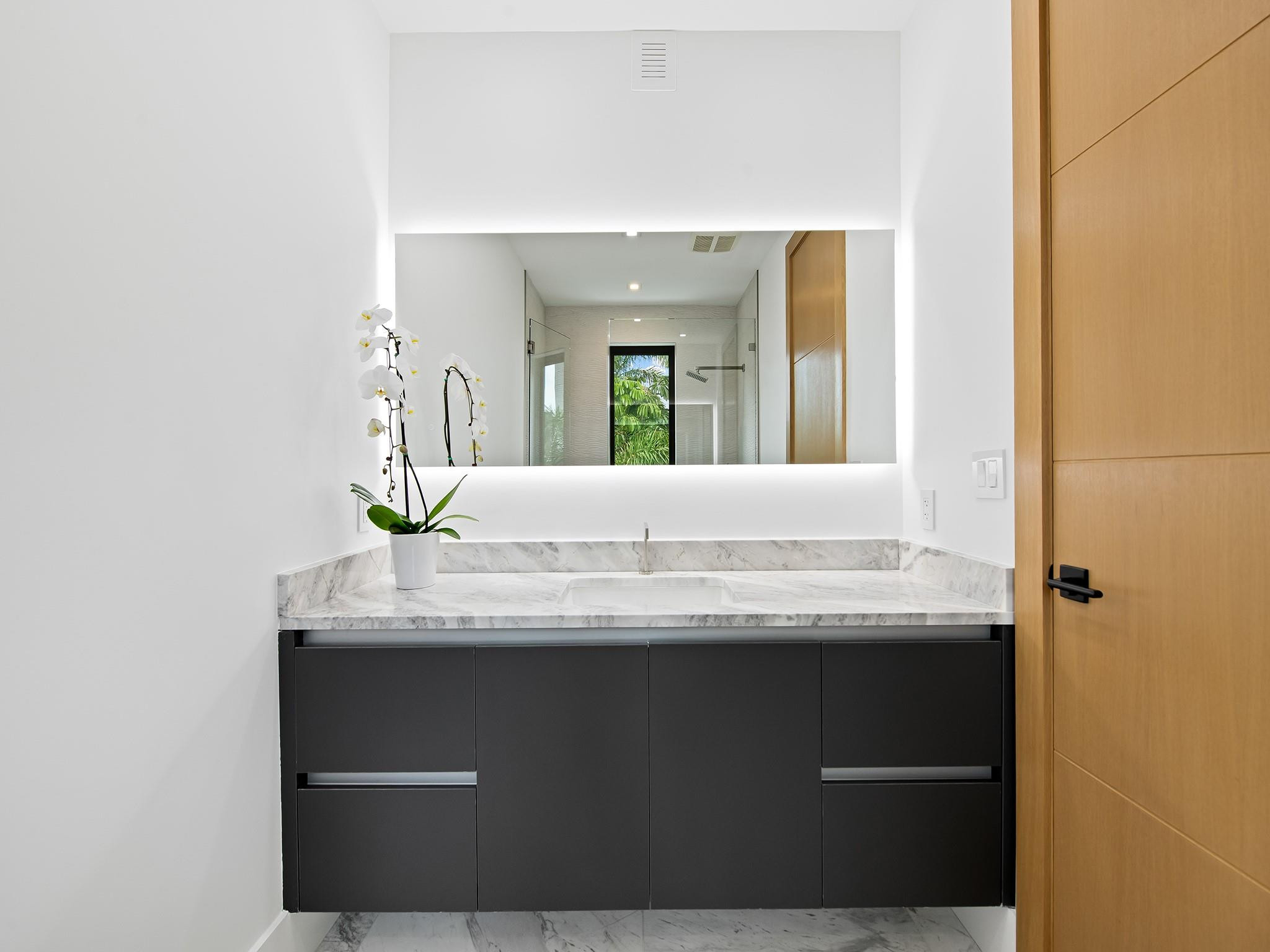 111 Fiesta Fort Lauderdale, FL 33301