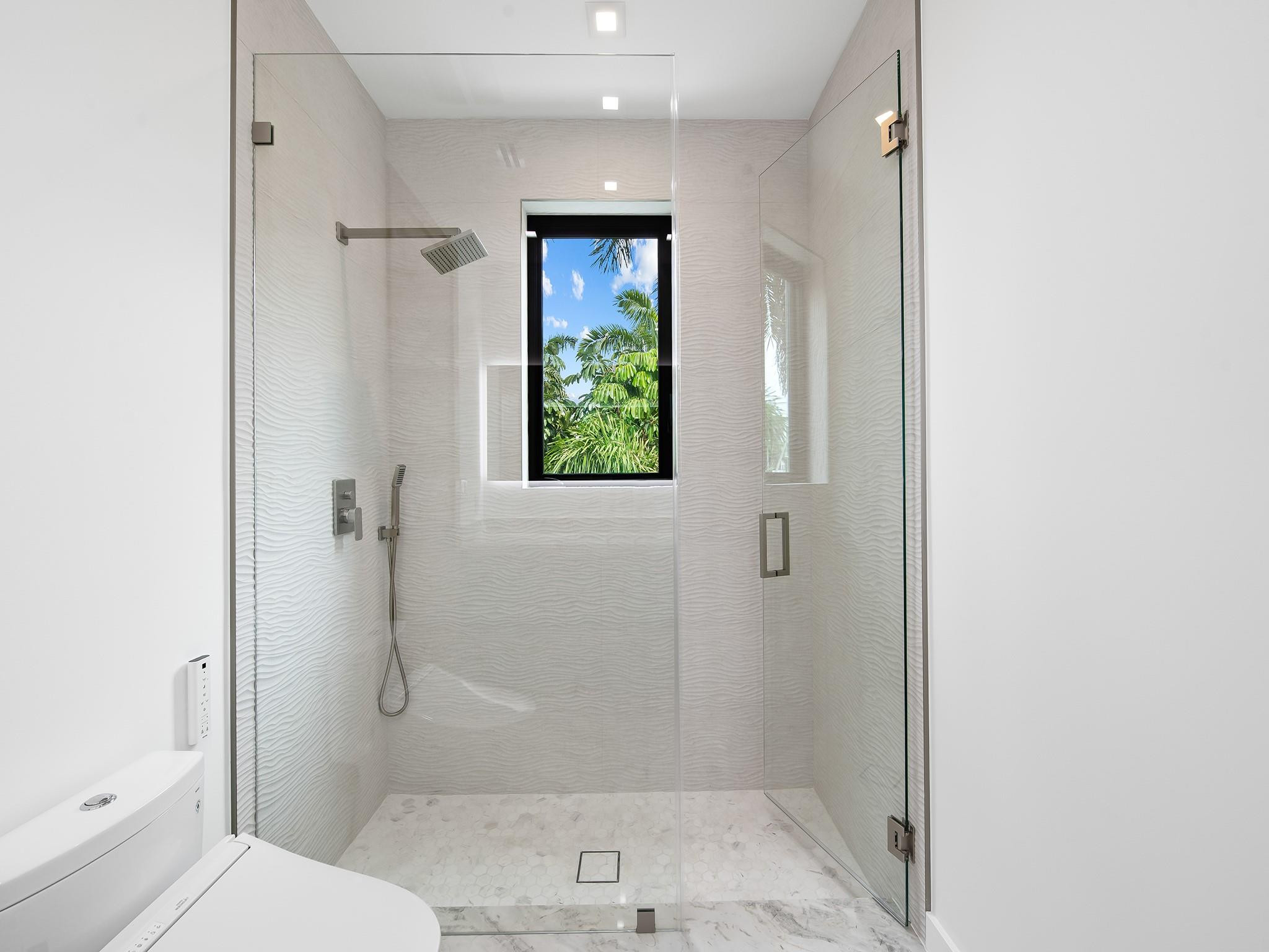 111 Fiesta Fort Lauderdale, FL 33301