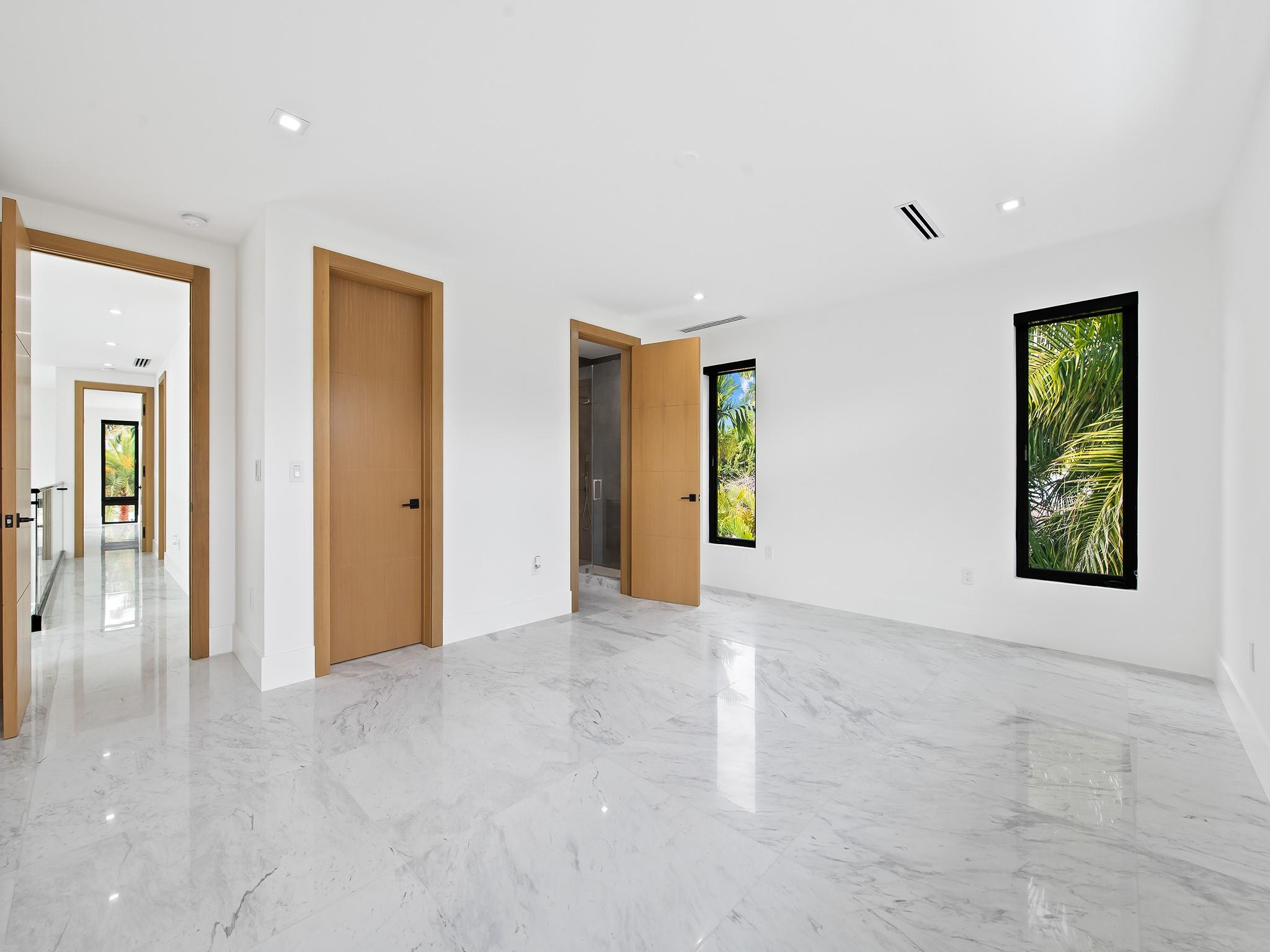 111 Fiesta Fort Lauderdale, FL 33301