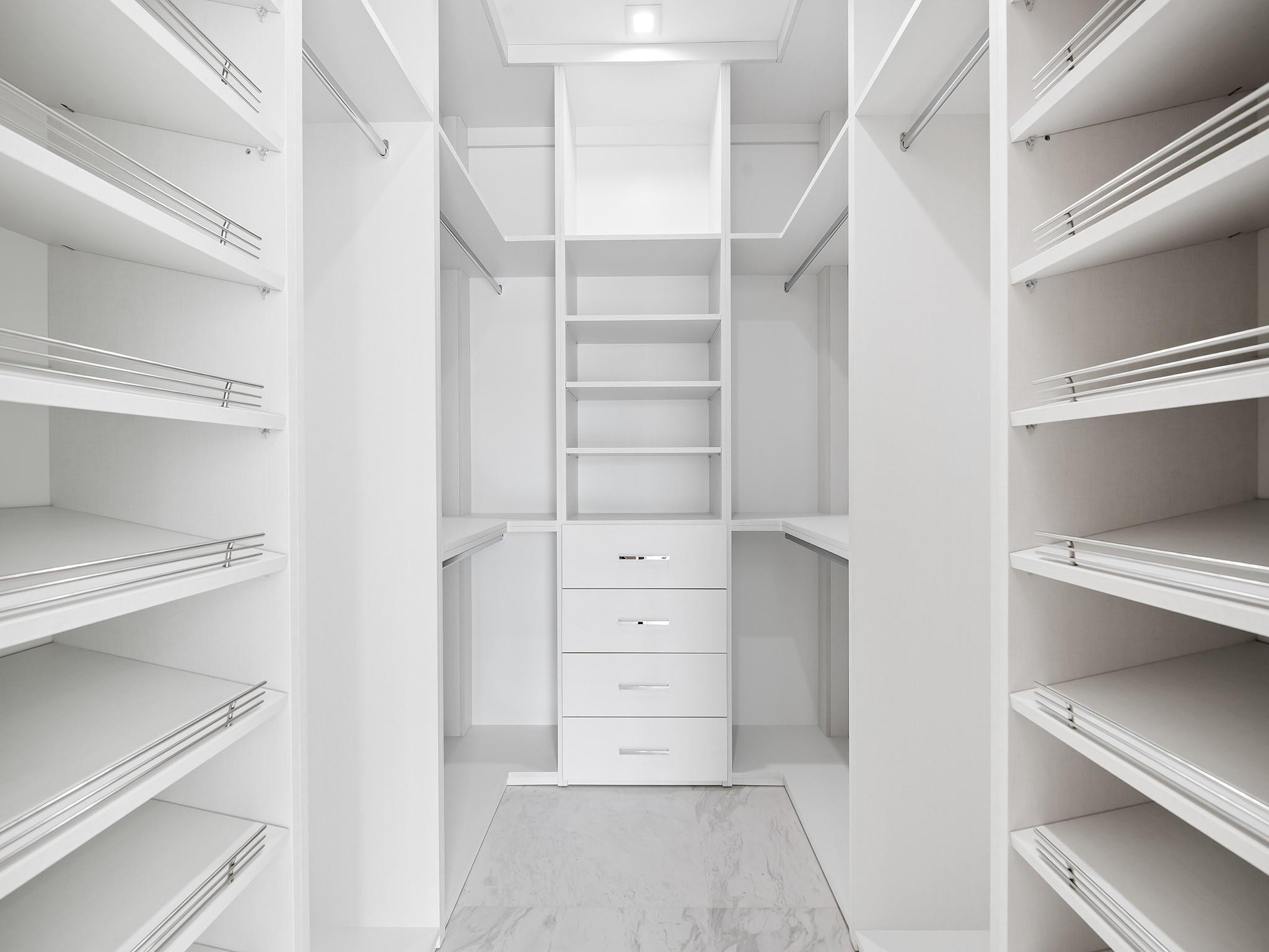 111 Fiesta Fort Lauderdale, FL 33301