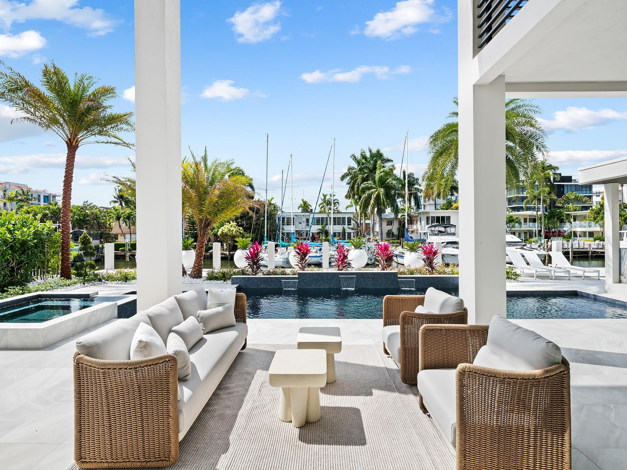 111 Fiesta Fort Lauderdale, FL 33301