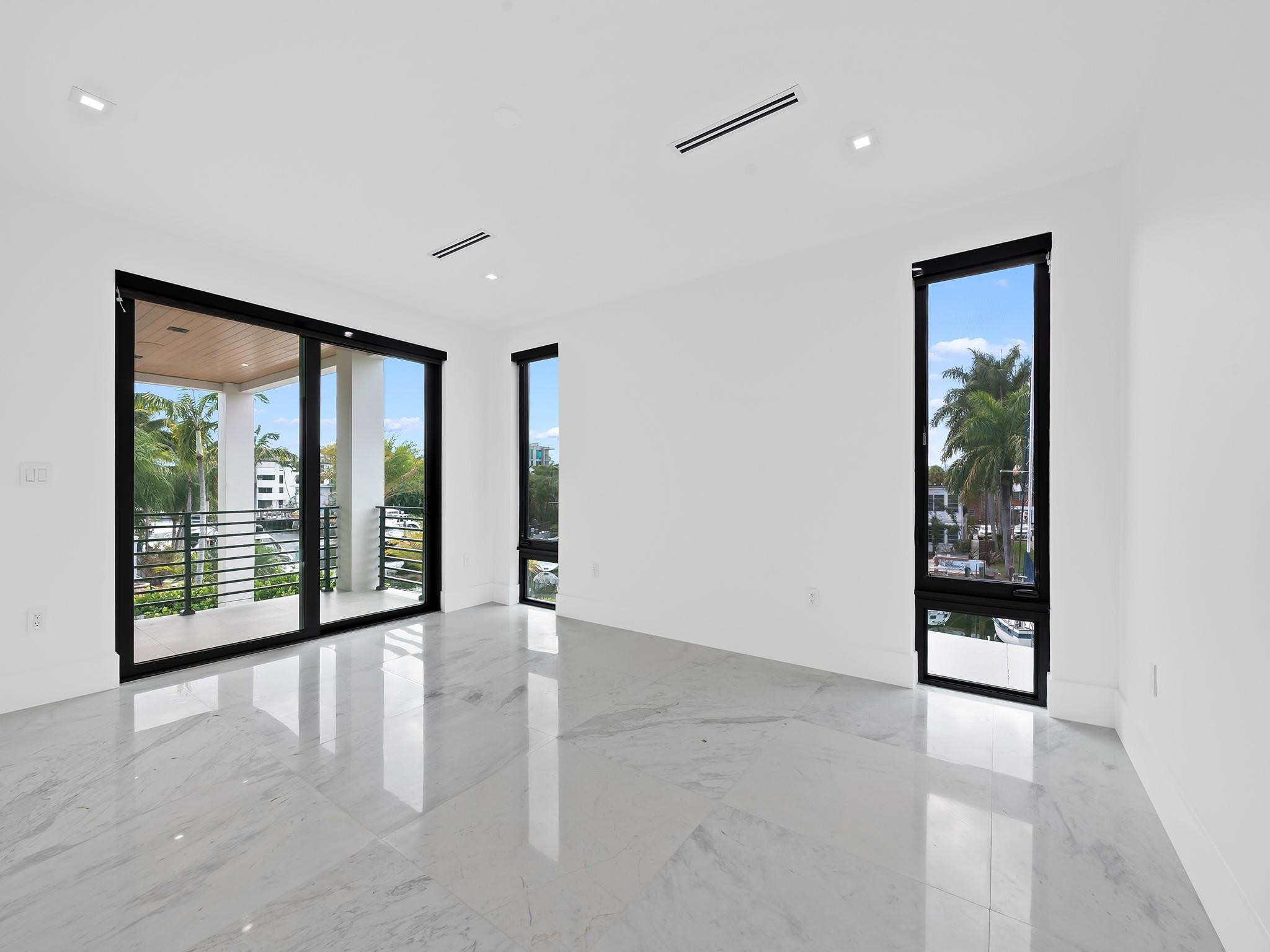 111 Fiesta Fort Lauderdale, FL 33301