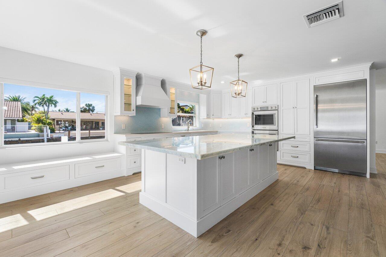 3020 NE 47th St,Lighthouse Point, FL 33064