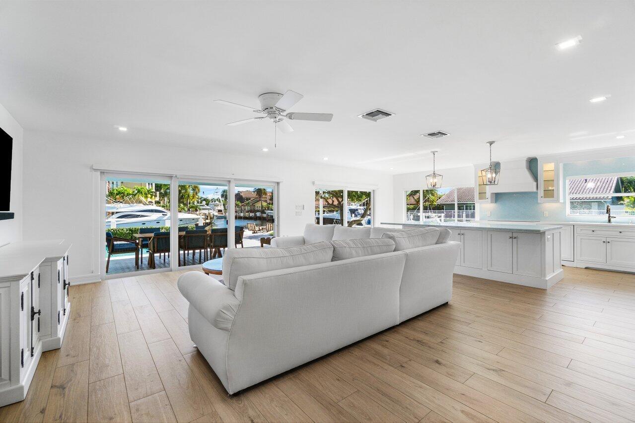 3020 NE 47th St,Lighthouse Point, FL 33064