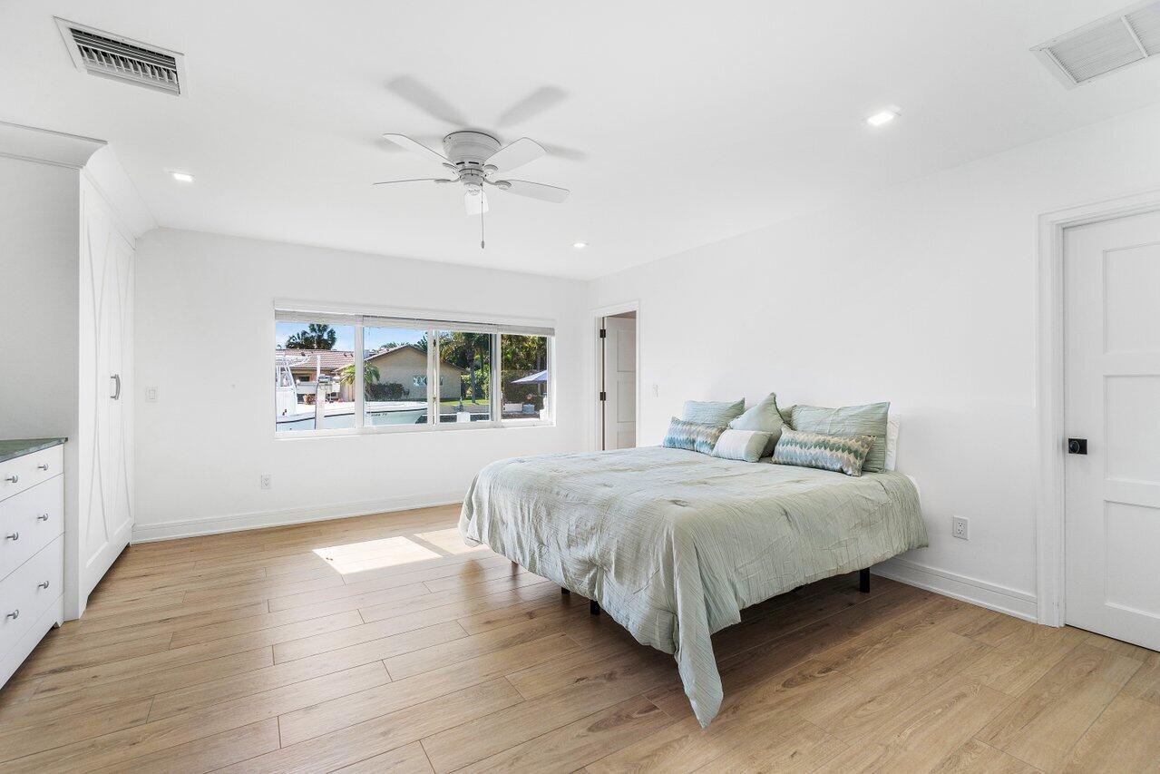 3020 NE 47th St,Lighthouse Point, FL 33064