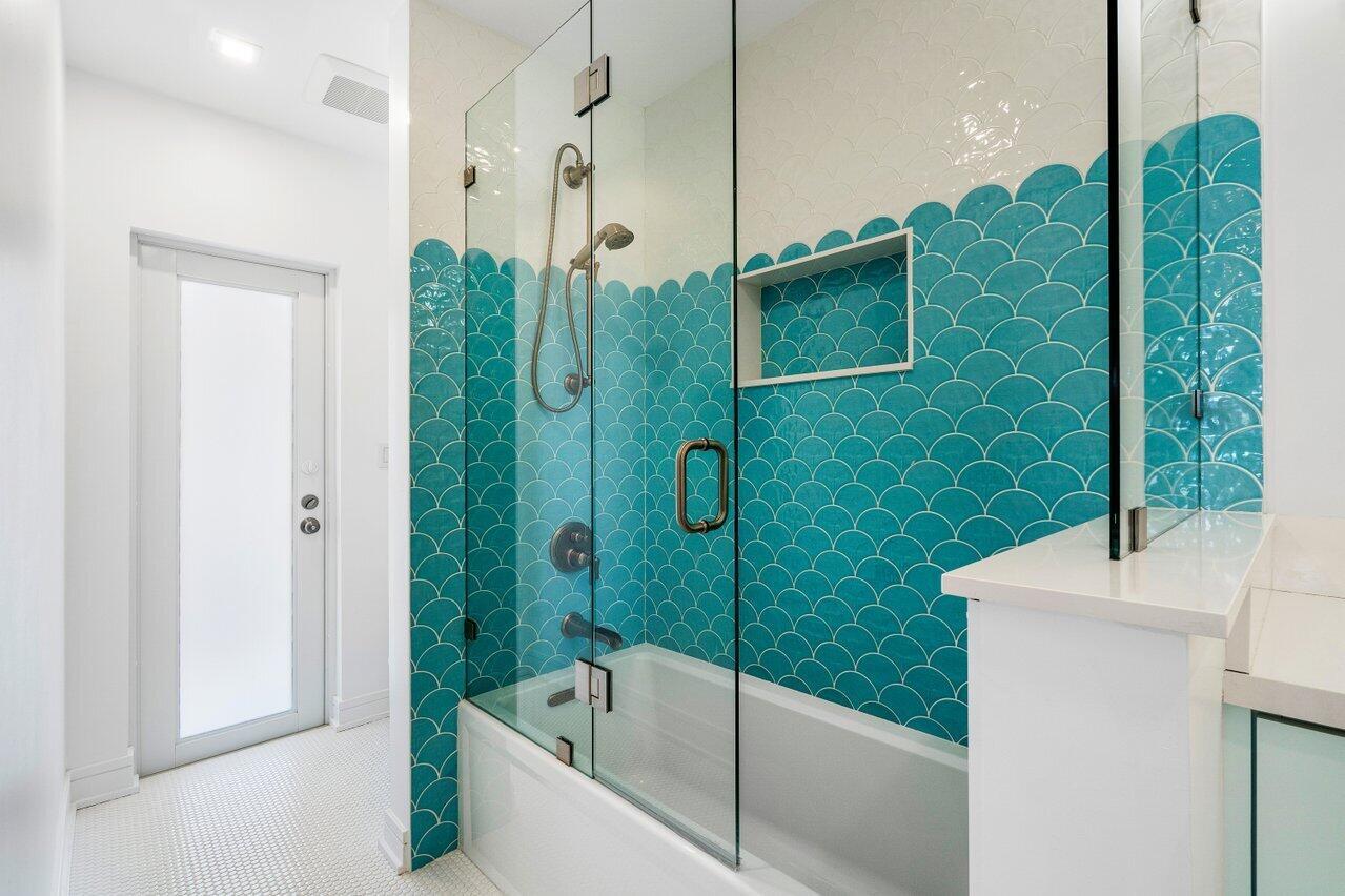 3020 NE 47th St,Lighthouse Point, FL 33064