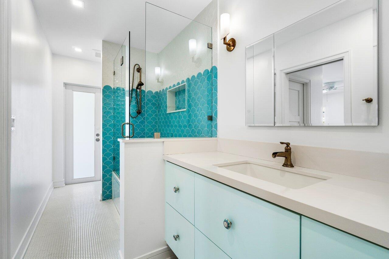 3020 NE 47th St,Lighthouse Point, FL 33064