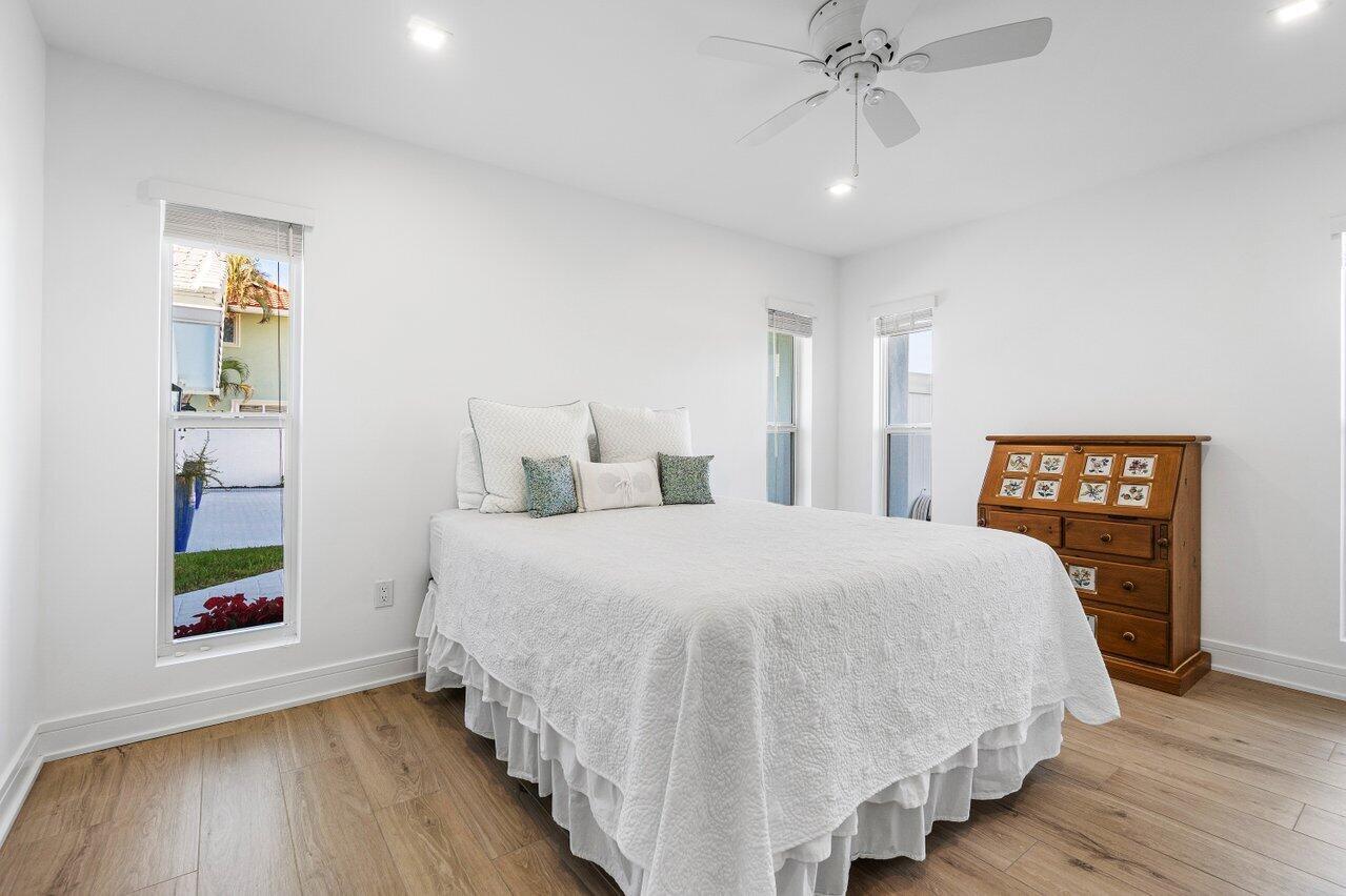 3020 NE 47th St,Lighthouse Point, FL 33064